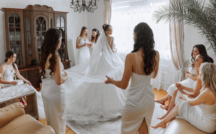 How to Pick the Perfect Wedding Dress